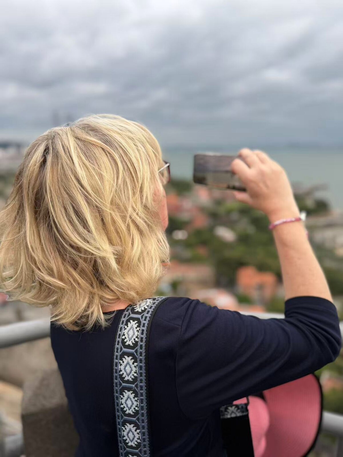 Antje Walsemann am Wasser